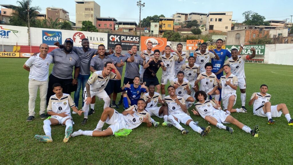 Membros da comissão técnica do Villa Real também deixam o clube